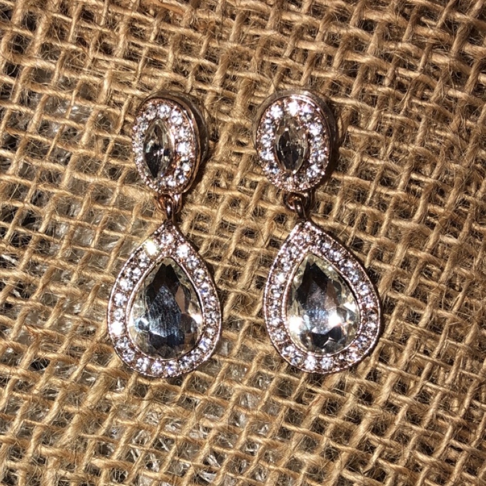 PROM EARRINGS - Picture 2 of 2